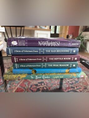Bundle of Middle Grade Novs and Graphic Novels, EUC